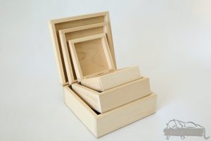 Drewniane pudełka na prezent